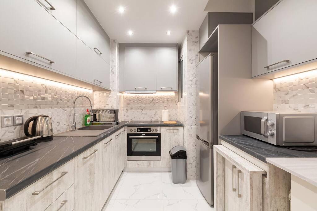 Comfy Flat Near Edem Beach By Atheniankeys المظهر الخارجي الصورة